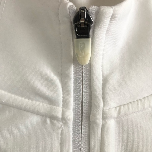 Vineyard Vines White Quarter-Zip Athletic Pullover | Medium - Picture 3 of 5